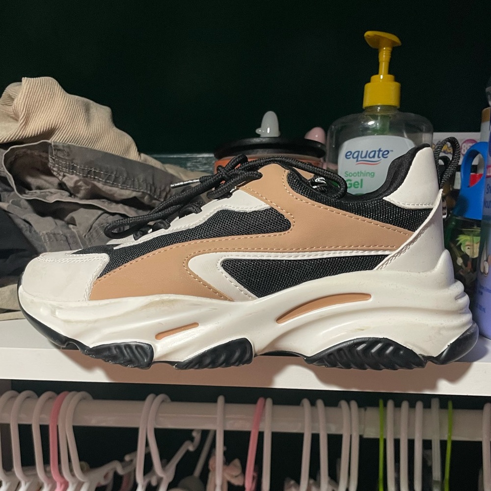 Steve Madden sneakers
